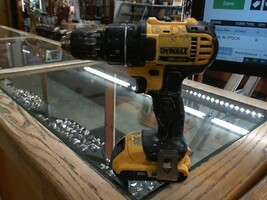 Dewalt DCD7801/2" Cordless Drill Driver w/ Battery
