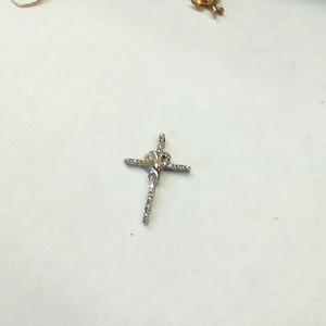 Sterling Silver 0.925% 1.90gms Diamond Inlaid Cross Pendant