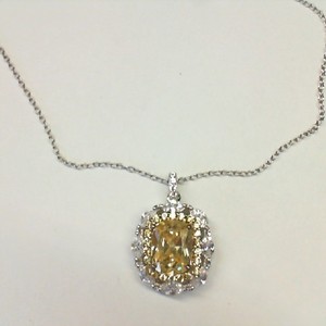  Very Sparkly Sterling Silver 0.750% 4.70gms Necklace with Gold/Yellow Gemstone