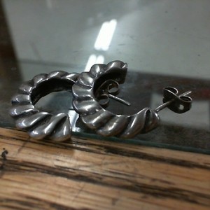  Sterling Silver 0.925% 6.90gms Heavy Scalloped Hoop Post Earrings