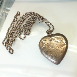  Vintage Sterling Silver 0.925% 31.00gms Hinged Heart Locket & 32" Chain