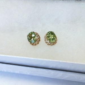 Rose Gold 10kt 1.20gms Oval Peridot Filigree Post Earrings