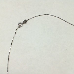 Very Fine White Gold 10kt 0.60gms Box Link Chain, 19in