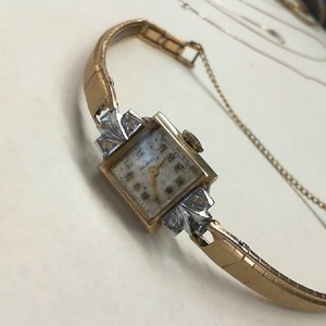 VINTAGE Working Helbros Ladies Watch with 14K Yellow Gold & Diamond Square Case 
