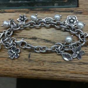  Sterling Silver 0.925% 20.20gms Pearls and Flowers Chain Bracelet, 7"