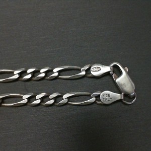 . .STERLING SILVER FIGARO CHAIN - 18"