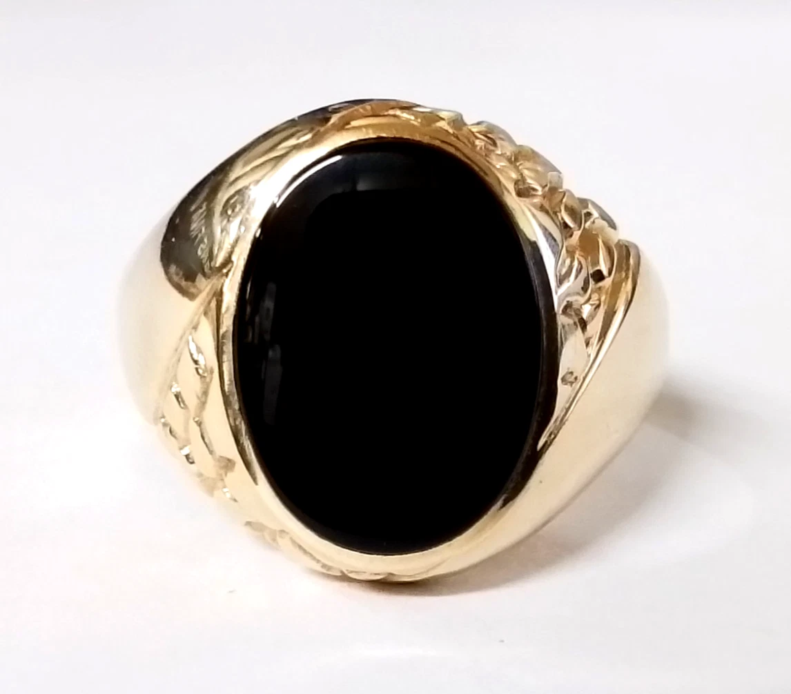  14K Yellow Gold Heavy Ring W/ Oval Onyx - Size 13