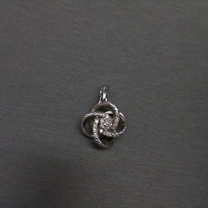  Sterling Silver 0.925% 1.70gms Swirls and Twinkling Diamond Pendant