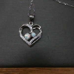  STERLING SILVER CHAIN WITH HEART PENDANT AND 2 OPALS AND CLEAR STONES