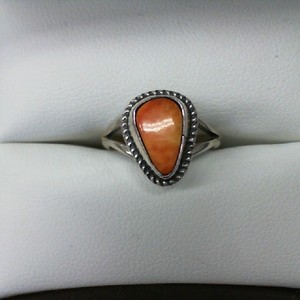  ORANGE SPINY OYSTER  STONE IN STERLING SILVER RING