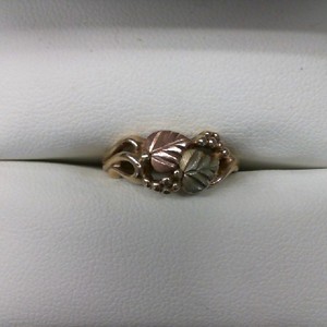  BLACK HILLS GOLD 2 LEAVES AND CLUSTERS