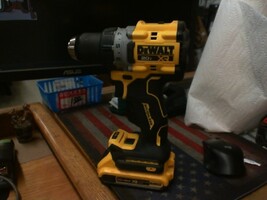 Dewalt DCD800 1/2" Cordless Drill w/ Battery