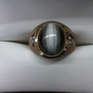  10K YELLOW GOLD HEAVY BAND WITH GRAY TIGER EYE STONE AND 2 DIAMONDS