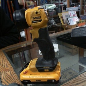 Dewalt DCL040