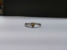  Gold 14kt 1.50gms Trillion Cut Yellow Topaz Ring, Size 6