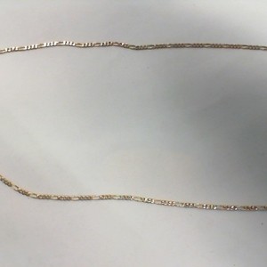 22" YELLOW GOLD 14K  5.50GRAMS FIGARO CHAIN