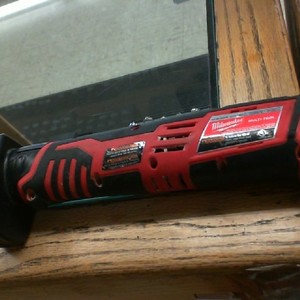 Milwaukee 2426-20 Multi-Tool w/ Battery