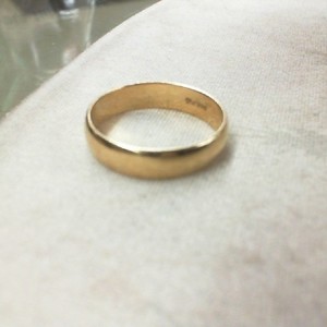  14kt 3.80gms Thick Yellow Gold Band, Size 9