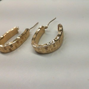  Yellow Gold 14kt 1.90gms Textured Hoop Earrings
