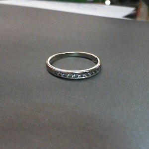  White Gold 14kt 1.80gms Multi-Diamond Wedding Band, Size 5.5