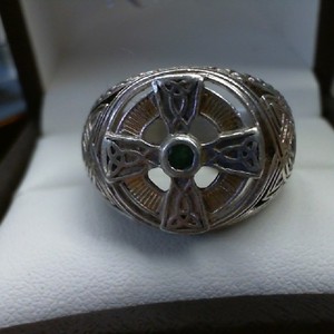  FRANKLIN MINT CELTIC CROSS RING - STERLING SILVER, EMERALD CENTER 