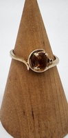 10kt Yellow Gold Ring w/ One Orange Stone in Center