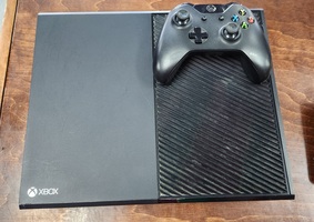 Xbox One Original 500GB w/ Controller and Power Cord (No HDMI)