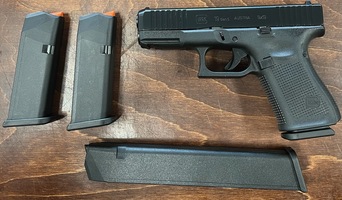 Glock 19 Gen 5 w/ 3 Mags and 1 Big Stick in Hard Black Case