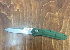 Benchmade 940-1 EDC Knife (Reverse Tanto Blade, Plain Edge, Satin Finish)