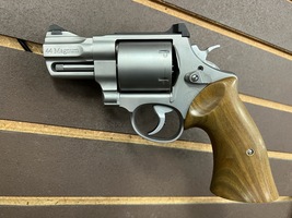 Smith & Wesson Model 629 .44 Mag w/ Aftermarket Sights & Custom Grips