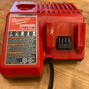 MILWAUKEE / 48-59-1812 / M18 AND M12 BATTERY
