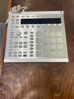 Native Instruments Maschine MK2 Groove Production Studio (White)