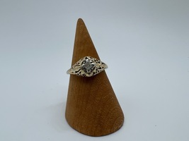 10kt Yellow Gold Ring w/ Clear Stone