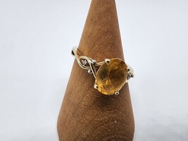 10kt Yellow Gold Ring w/ Orange Stone