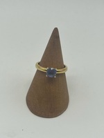 14kt Yellow Gold Ring w/ Purple Stone