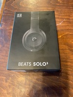 Black Beats Solo 3 in Case w/ Charger Cable