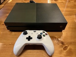 Xbox One S 1TB w/ One Controller & Cables (Missing Rubber)