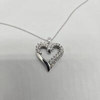 10kt White Gold Necklace w/ Heart Pendant w/ Clear Stones
