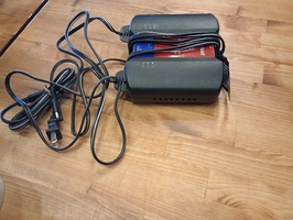 Duralast Duo Charger w/ Blue Case