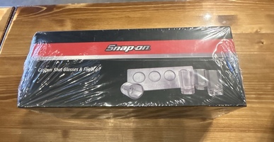 SNAP ON  SHOT GLASS SET 