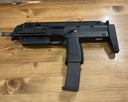 HK MP7  A1 6MM BB GAS BLOWBACK WITH 4 MAGAZINES
