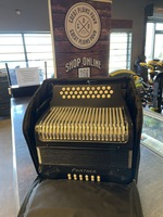 HOHNER PANTHER ACCORDIAN