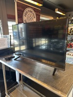 SKYWORTH 40 INCH TV WITH REMOTE
