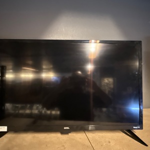 32" ONN TV WITH REMOTE 