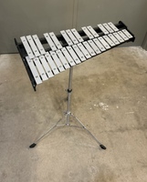 TOLEAD GLOCKENSPIEL WITH CARRYING CASE WITH STICKS, STAND, AND BOOKS 