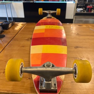 ATOM LONGBOARD WITH YELLOW WHEELS