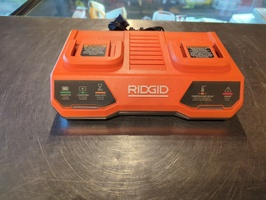 RIDGID BATTERY CHARGER 