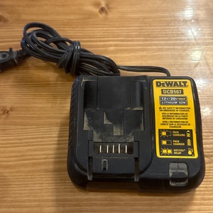 DEWALT 12V/20V CHARGER