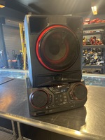 LG / XBOOM / WITH HEAD UNIT & 3 SPEAKERS (INCLUDES REMOTE)