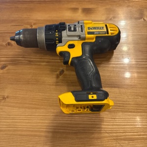DEWALT 20V 1/2INCH HAMMER DRILL (TOOL ONLY)
